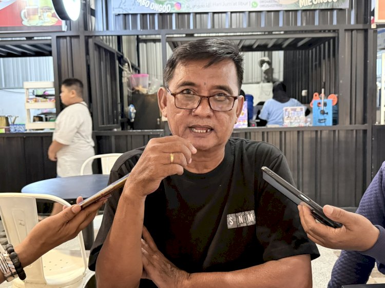 Pengiat Anti Korupsi, Andrew Warmasen. 