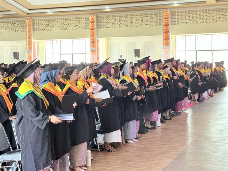 Unimuda Sorong wisudakan 416 wisudawan. 