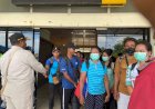 Bupati Boven Digoel Bersama TNI-Polri Sambut Nakes, Guru, dan Pengungsi Koroway Batu di Bandara Tanah Merah