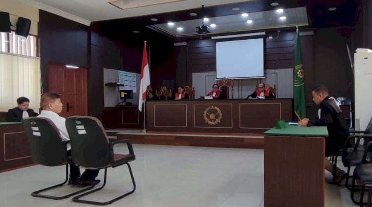 Persidangan terdakwa ilegal logging Felix Wiliyanto Direktur  PT. Bangkit Cipta Mandiri dengan agenda pleidoi atau pembelaan di Pengadilan Negeri Sorong. 