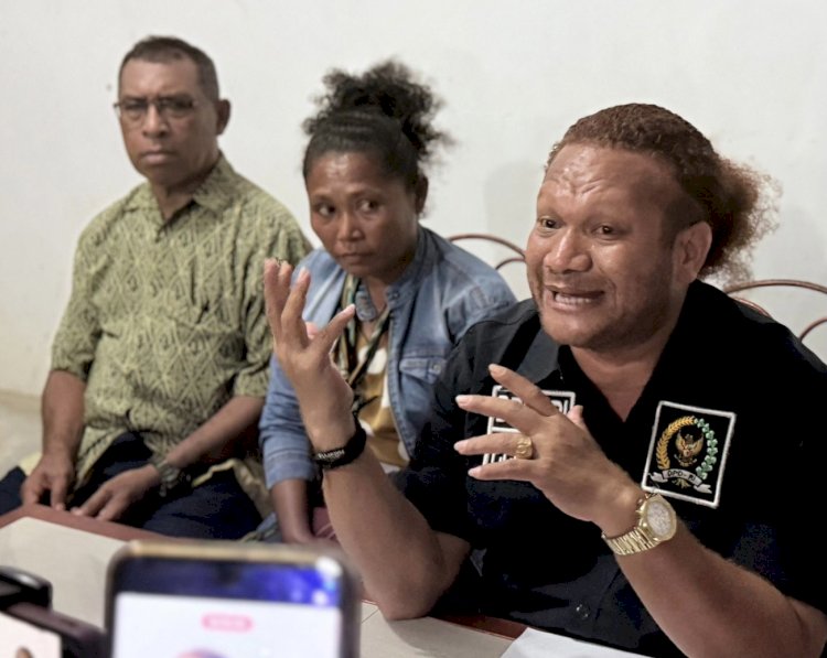 Anggota DPD RI, Paul Finsen Mayor. 
