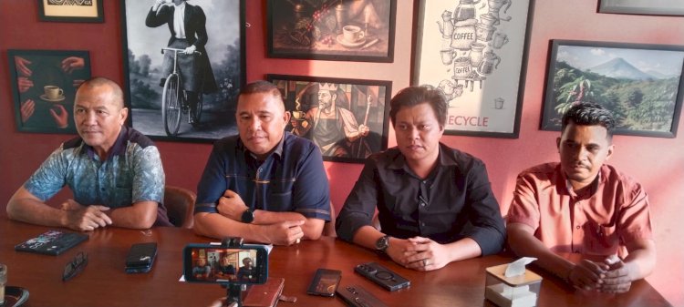 Kuasa hukum Jerry Gandatama, Jatir Yuda Marau, Fransischo S. Suwaltabessy dan Jerrol Kastanya. (Istimewa) 