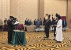 Gubernur Safanpo Lantik Dua Anggota MRP Papua Selatan PAW