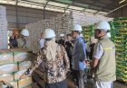 Cek Langsung ke Gudang Bulog Merauke, Sularso Pastikan Stok Beras 2026 Terpenuhi