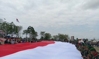 "Merajut Nusantara" Kibarkan Bendera Merah Putih Raksasa di Boven Digoel