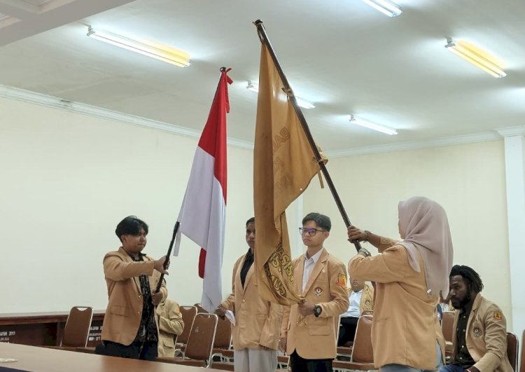 Serah terima pataka BEM KM Universitas Musamus menandai resmi dimulainya kepengurusan Masa Bakti 2026–2027.