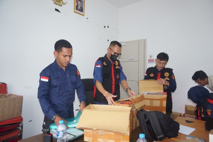 Tim Penyidik Bidang Pidana Khusus (Pidsus) Kejaksaan Tinggi (Kejati) Papua Barat mengeledah Kantor Balai Pengamanan dan  Penegakan Hukum Lingkungan Hidup dan Kehutanan Wilayah Maluku dan Papua, di  Kilometer 16 Jalan Sorong-Aimas, Kliblim, Distrik Sorong Timur, Kamis, 17 September 2026.  (Istimewa) 